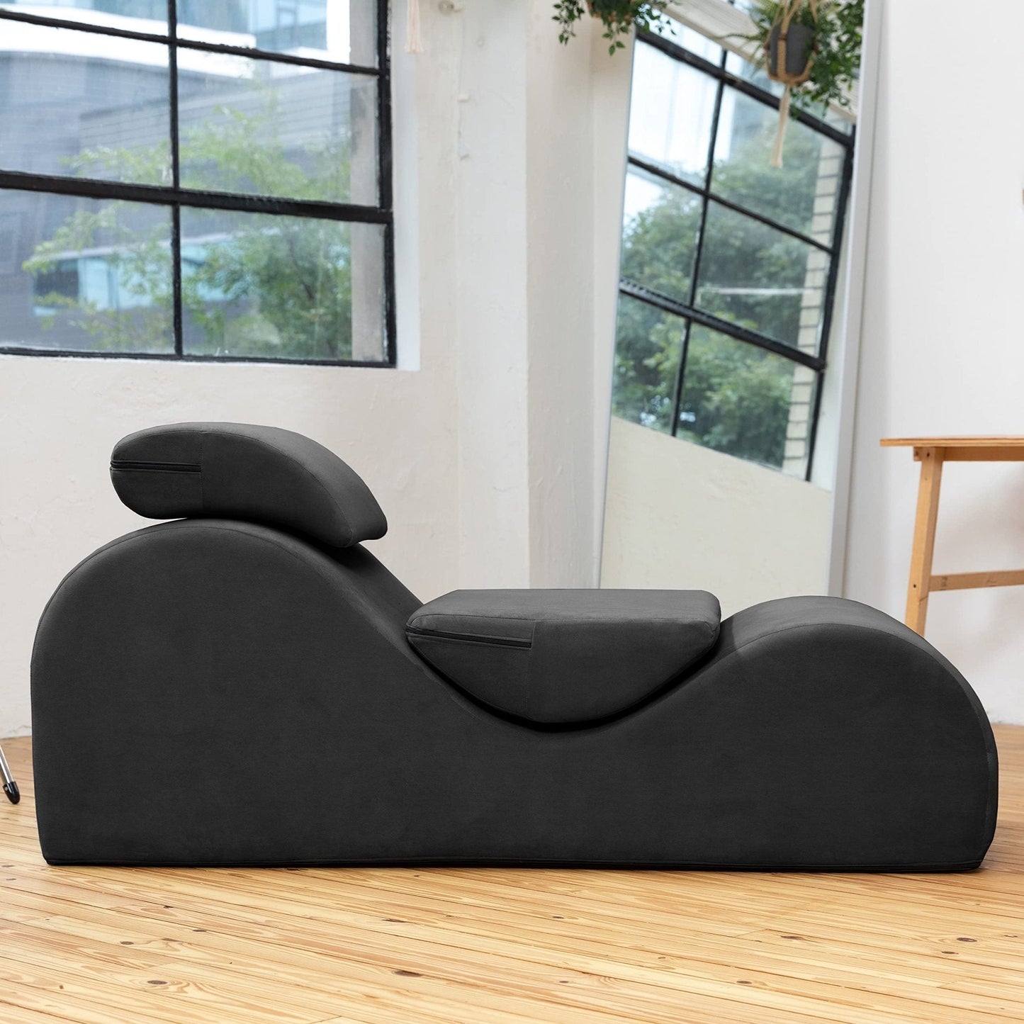 Camastro de lujo negro para sala íntima