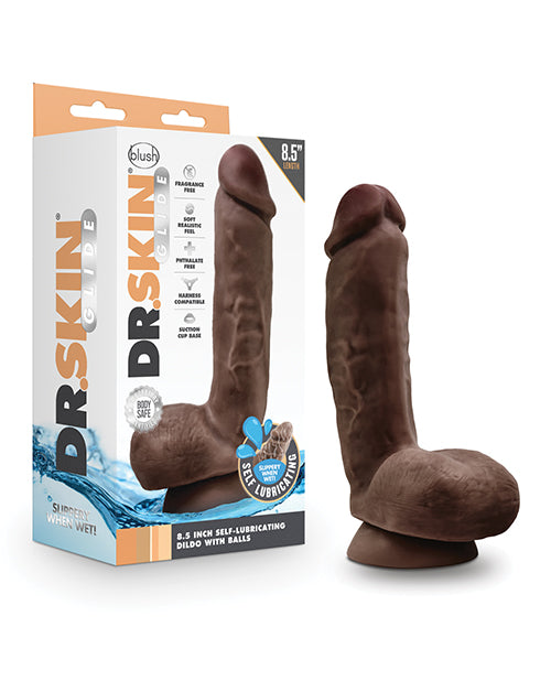 Gode ceinture autolubrifiant 8,5" avec testicules - Chocolat