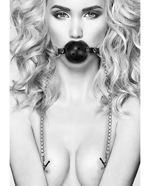 Mordaza transpirable Shots Ouch en blanco y negro con pinzas para pezones - Negra