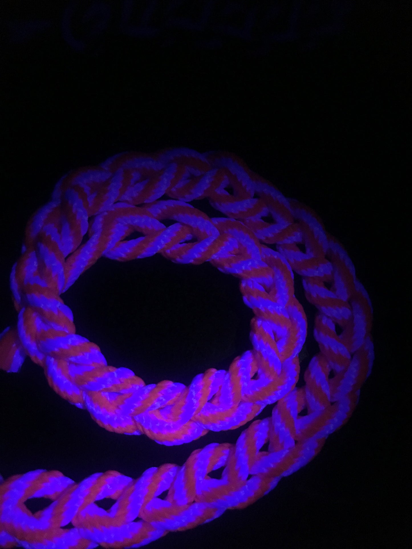 Corde de Bondage Réactive à la Lumière Noire - 1/4" / 6mm - Longueur Personnalisée - Réactive aux UV