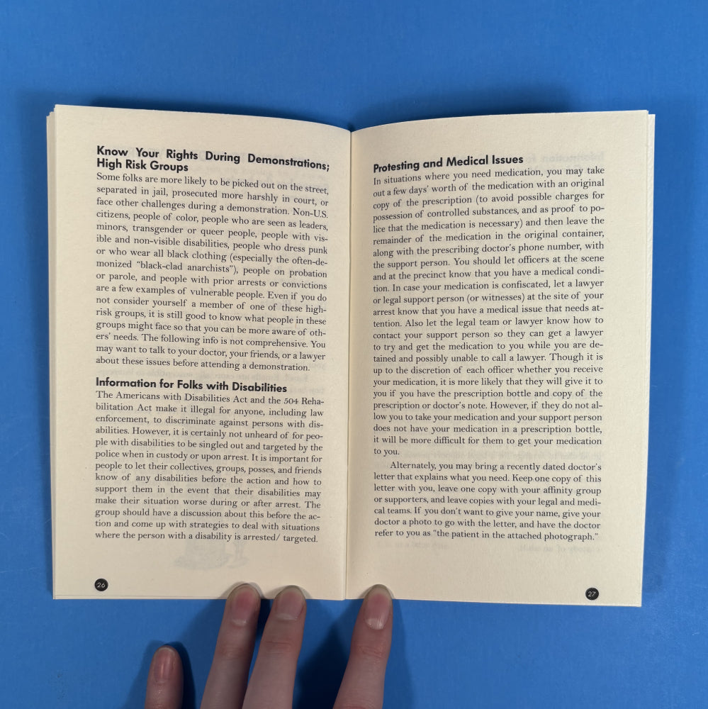 Zine - Connaissez vos droits : Protégez-vous et protégez votre communauté de la police, de l'ICE, du FBI et du système judiciaire