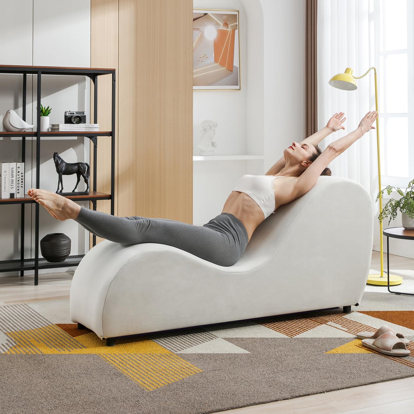 Chaise longue seductora S-Curve de terciopelo beige