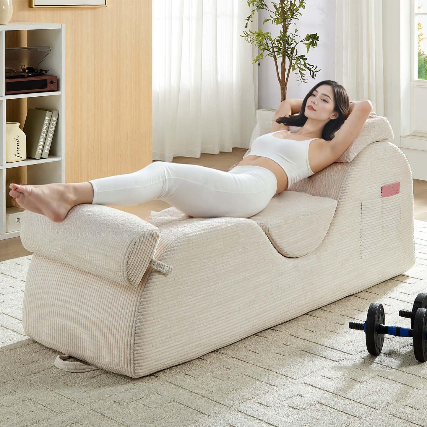 Sillón íntimo de pana ancha color beige