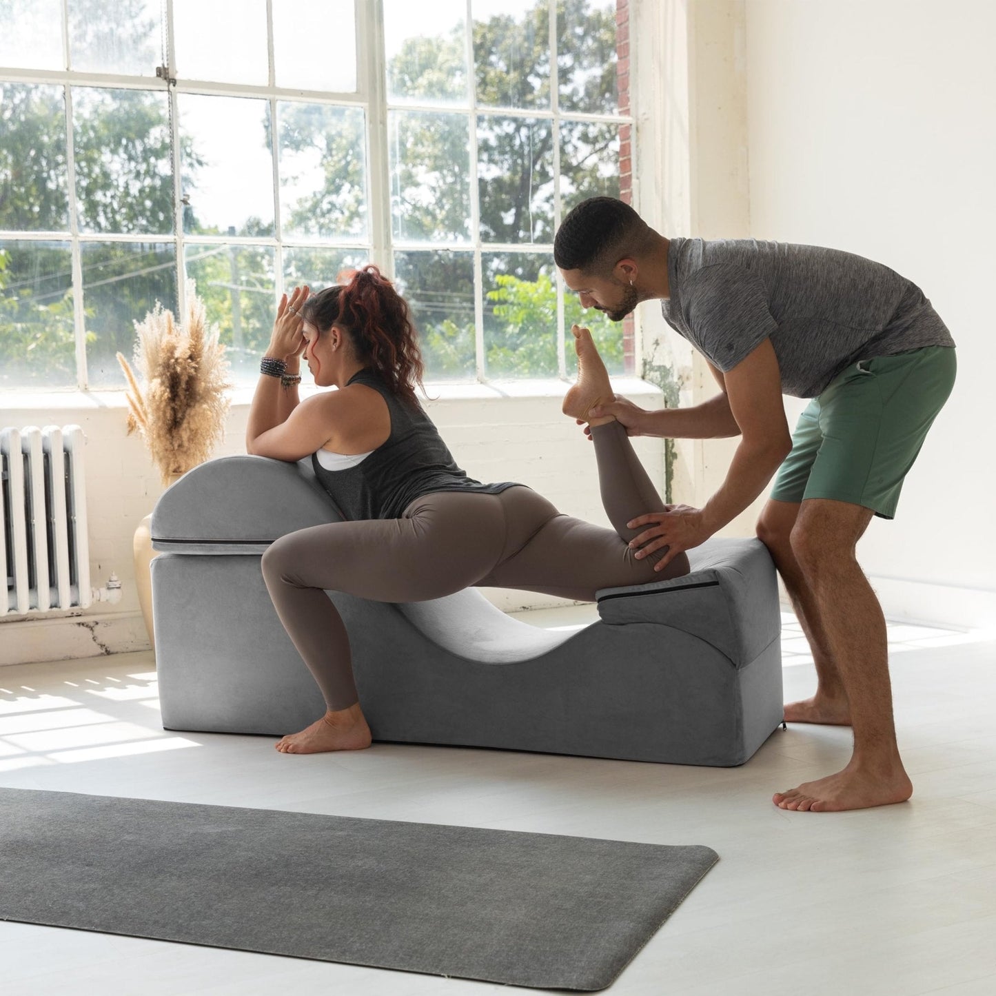 Chaise longue convertible gris intime pour le sexe