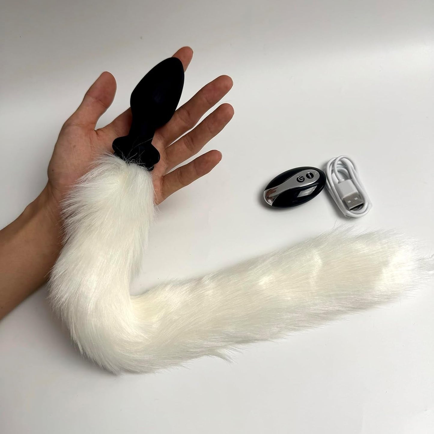 Tapón Anal Vibrador con Cola de Zorro de Control Remoto FrostPulse