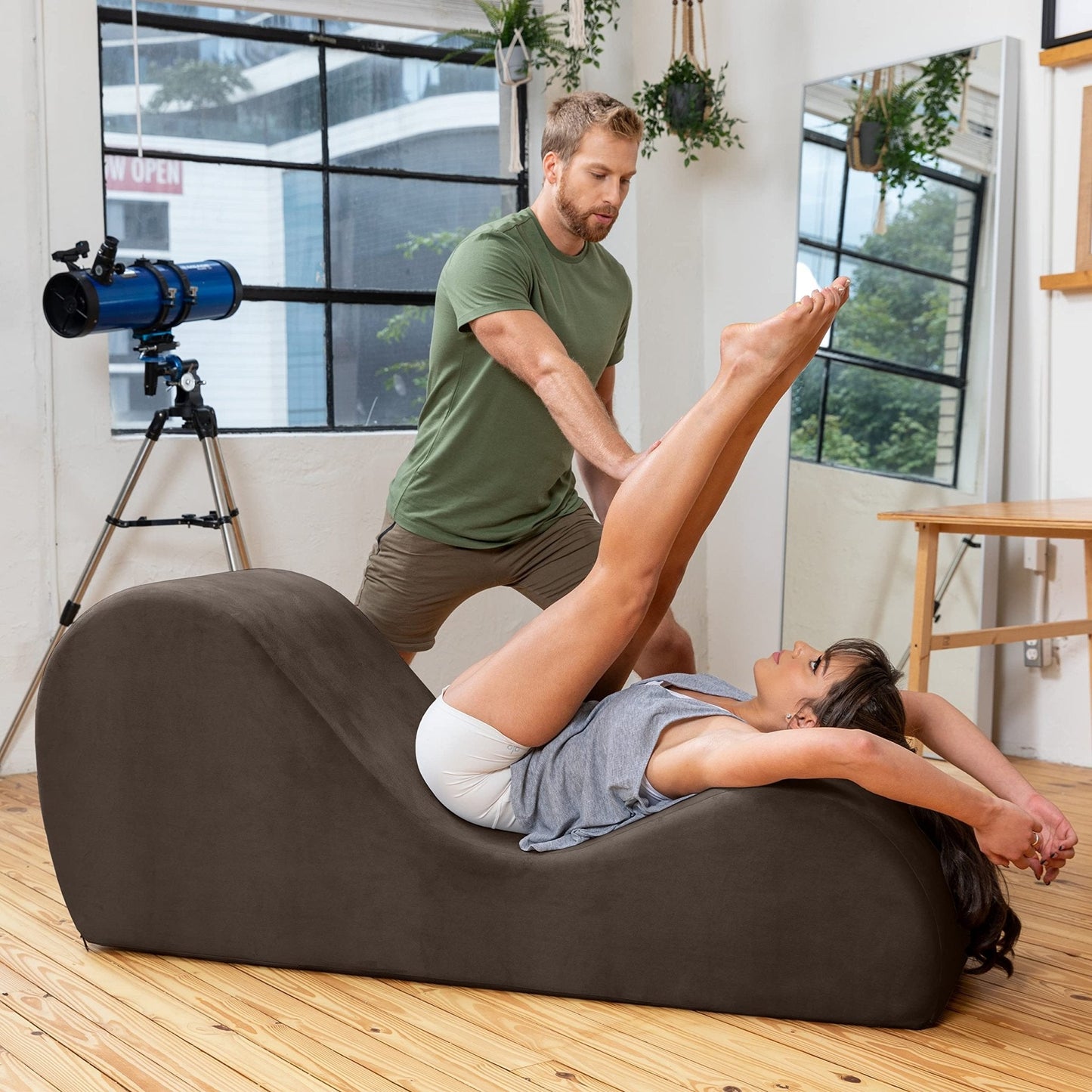 Chaise longue sexuelle intime en cuir marron de qualité supérieure