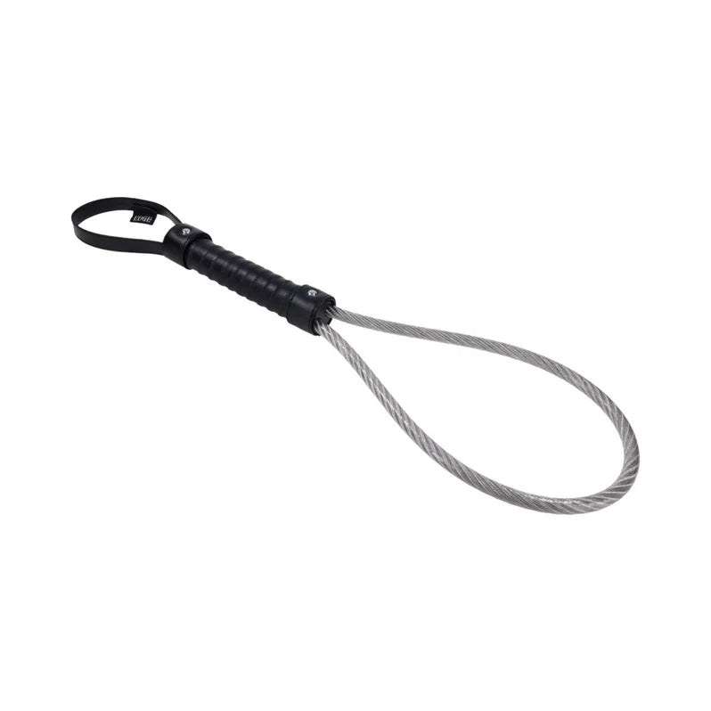 Anillo de metal con percutor – Impacto punzante y control seguro